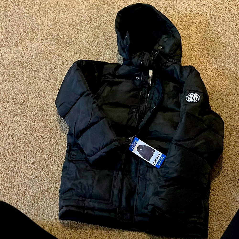 Brand new with tags jacket for boys size 14/16. Jacket is super warm & stylish!
